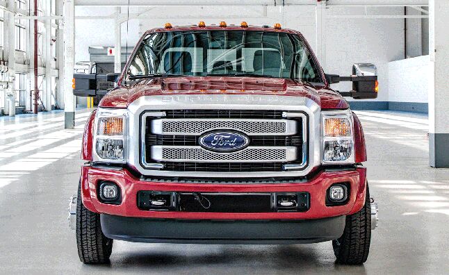 „Ford“ ir „Ram“ ginčas dėl HD sunkvežimių vilkimo įvertinimų