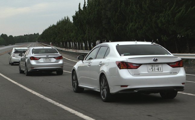 „Toyota“ pristato naujas miesto ir greitkelių saugumo sistemas